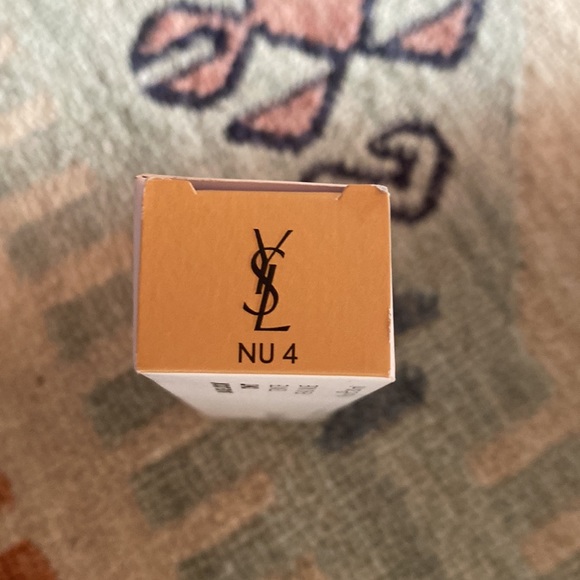 Yves Saint Laurent  NU BARE LOOK TINT. NU 4 - Picture 2 of 2
